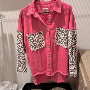 Oversized medium pink and cheetah print jacket